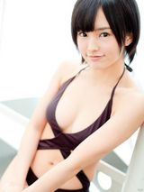 组图：山本彩内衣写真短发俏皮 绷带装纯情诱惑