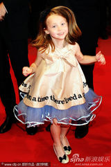 幻灯图集：《蓝色情人节》首映 希斯-莱杰遗孀现身