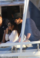 《绝望主妇》伊娃被曝与佩内洛普胞弟热恋 亲密搭肩