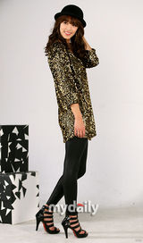 组图：韩女星徐孝明拍个人写真 大卷发俏皮可爱