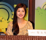 高清图：金贤重帅气宣传《恶吻》 与郑素敏亲密合影