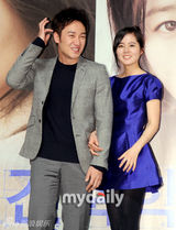 组图：韩佳人严泰雄等出席新片《建筑学概论》首映