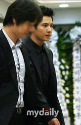 组图：安德烈-金病逝 金喜善元彬等哀悼