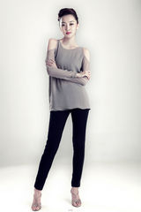 组图：女星刘洋时尚大片尽显冷艳性感