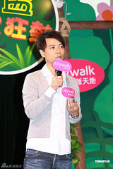 幻灯图：李克勤世界杯开麦讲球 自称有子万事足