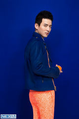 组图：魏千翔假日暖男写真 大玩丰富色彩碰撞