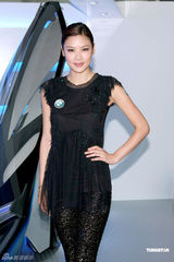 高清组图：乐基儿喜欢驾车之乐 不与黎明一起做运动 