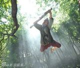 幻灯图：新《水浒》上演武松打虎 陈龙斗猛虎显神勇