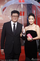 组图：手机电影节评委梁静、导演张元亮相