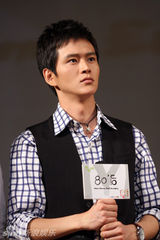 幻灯：《80后》启动高校巡展 陈楚生复刻张国荣经典