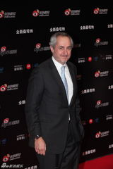 联合国长官斯蒂芬尼替联合国领取年度特别荣誉