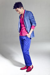 组图：邵峰早春时尚大片演绎嬉皮绅士