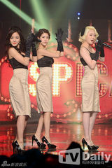 组图：李玟雨佳仁热舞《冠军秀》 B.A.P夺冠