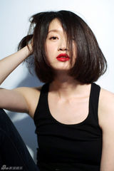 组图：沈佳妮性感裸妆大片清新动人