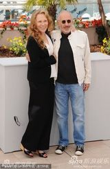 高清组图：《颠倒众生》亮相 海报女星唐纳薇现身