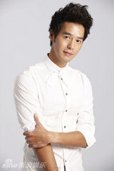 组图：六款造型解读丁春诚的穿衣哲学