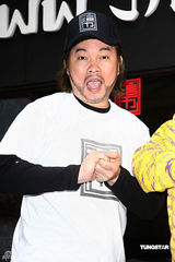 幻灯组图：吴宗宪高凌风康康上海开唱挑战纵贯线