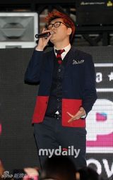 组图：韩国男子组合4Men新专辑Showcase