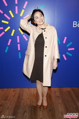 组图：林青霞现身支持继女 与生母张天爱同场