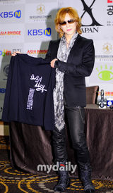 组图：日本摇滚乐队X-JAPAN韩国开记者会 28日开唱