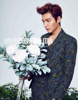 组图：李敏镐登杂志封面 长腿型男魅力难挡