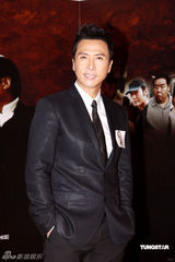 高清图：《叶问2》香港首映 甄子丹洪金宝“对决”