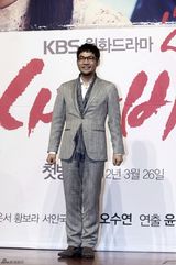 高清组图：张根硕允儿等宣传《爱情雨》十足养眼