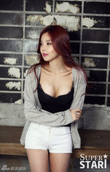 组图：韩星韩奎丽低胸爆乳上镜性感惹火