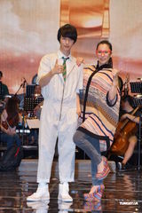 组图：严爵与麦可森PK琴艺 温岚高唱泰雅语歌曲