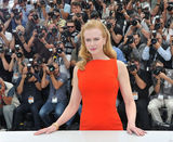 组图：妮可-基德曼美艳亮相型男围绕