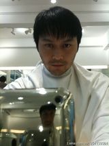 组图：“帅气机长”张智霖微博生活照集锦