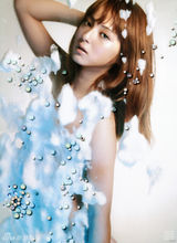 组图：佐佐木希写真集风格多变