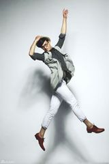 组图：马文龙时尚大片 娇艳复古彰显男儿魅力