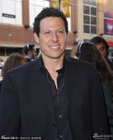 组图：《爱情的模样》首映 安妮特知性亮相