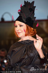 组图：搞怪vs唯美 威尼斯女星发型大巡礼