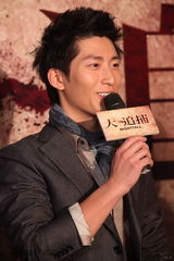 组图：《大追捕》在京首映 众星出席闪亮登场