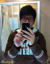 组图：50岁黄安18岁儿子近照曝光 帅气胜老爸