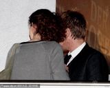 幻灯图集：《捉刀手》派对 麦克格雷格拥抱神秘女