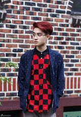 高清组图：EXO推后续曲《Growl》曝街拍写真