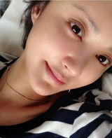 组图：张歆艺海量生活私照曝光 获封素颜女王