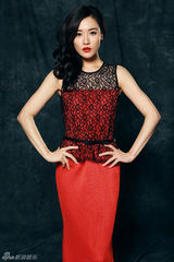 组图：邢宇菲爆写真大片 红裙妖娆现柔美身姿