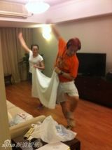 组图：高凌风微博回顾 病中仍坚持工作乐观积极