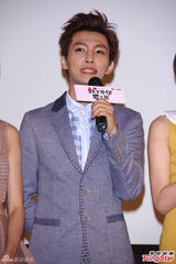 组图：炎亚纶首次合作郭雪芙：她是我心中第一