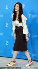 组图：《惠媛》记者会 李善均郑彩恩亮相