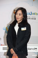 组图：李乐诗再度怀孕脾气大 带三个月身孕出席活动