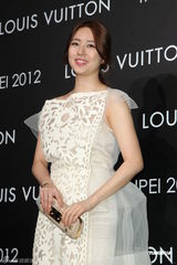 组图：张曼玉亮相台北 谈演戏渴望挑战新角色