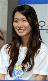 组图：韩片《丑小鸭》举行新闻发布会