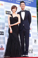 组图：具惠善等亮相堤川国际音乐电影节红毯