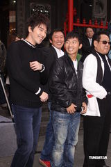 幻灯图集：《艋舺》票房过两千万 钮承泽携主演还愿