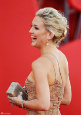 组图：凯特-哈德森性感亮相威尼斯电影节